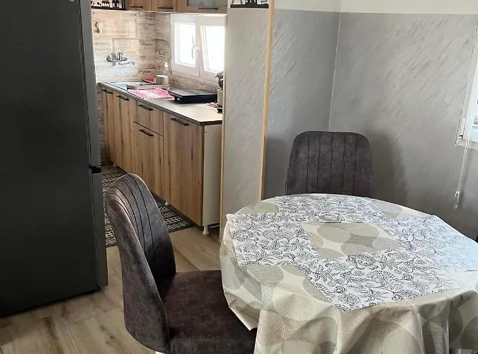 Petrov Διαμέρισμα Donji Milanovac